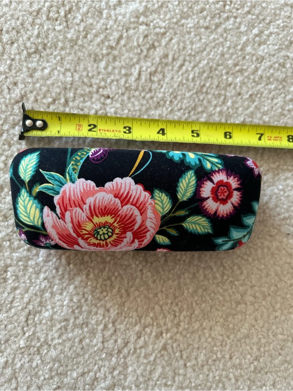 Vera Bradley Hard Clamshell Black Case W/ Vibrant Floral Pattern EUC